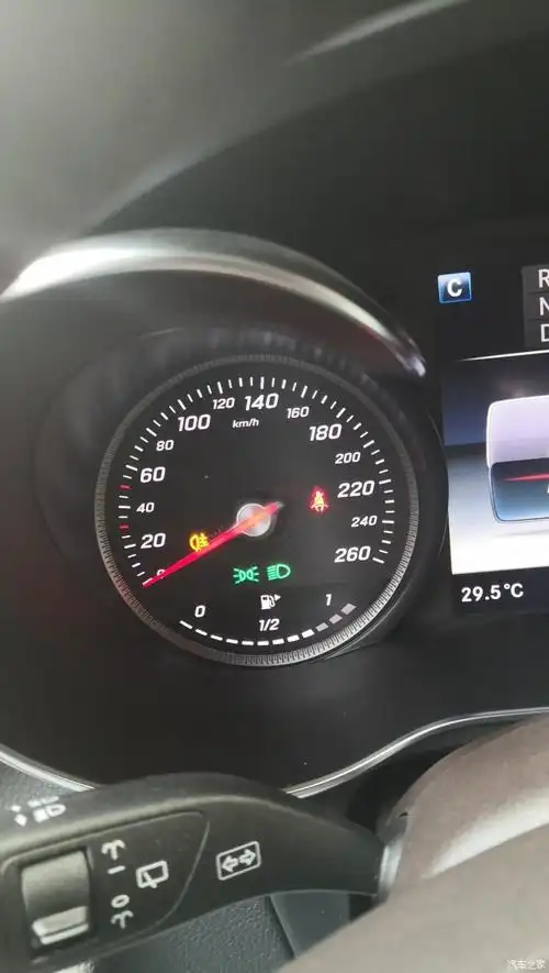 【图】帮忙看下这个故障灯是什么意思!_奔驰glc论坛_汽车之家论坛