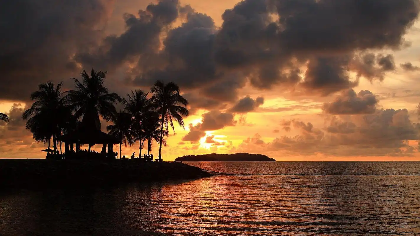 马来西亚亚庇丹绒亚路晚霞风景壁纸