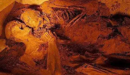 茂陵营建了54年,地宫巨大,为西汉皇陵中最大的一座.