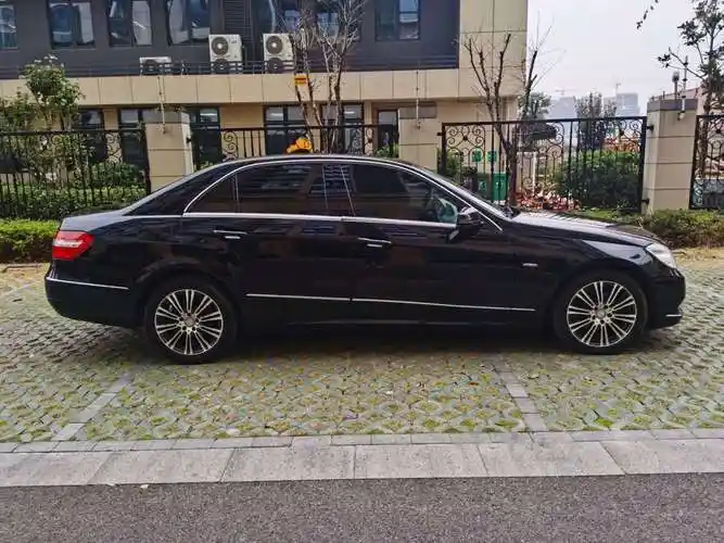 奔驰 奔驰e级  2010款 e 200 cgi 优雅型图片