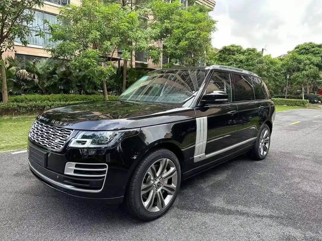 2020款路虎揽胜sv巅峰创世终极加长版.刚到直版港货 原车 - 抖音