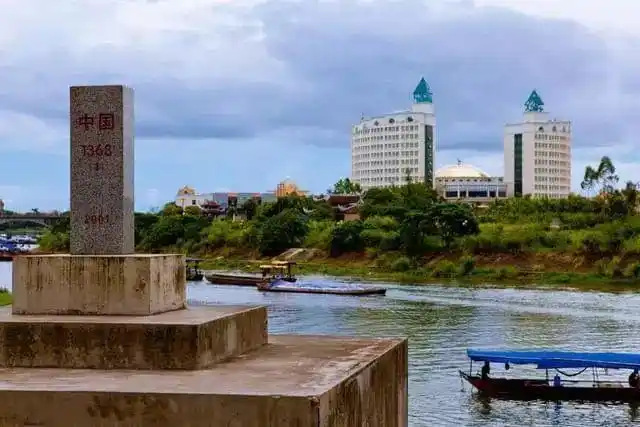 中越边境的这个边陲小城怎么这么多越南妹