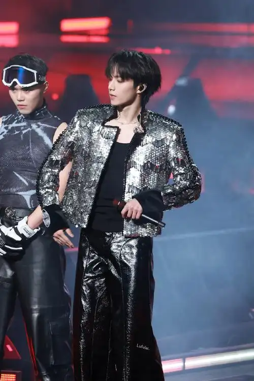 刘耀文舞蹈solo##刘耀文叁重楼暨出道四周年演唱会