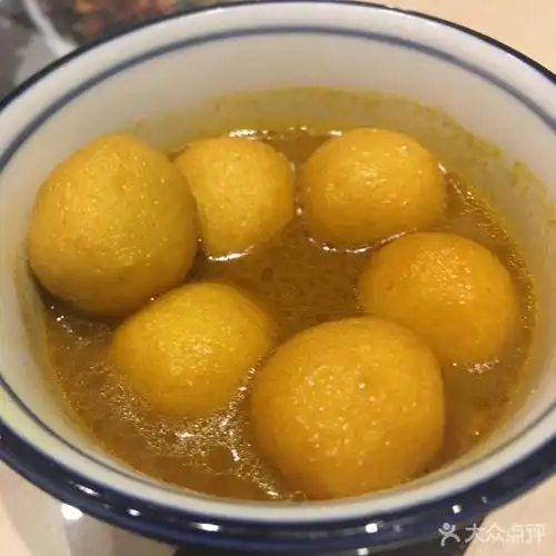 香港九叔牛杂(第一百货店)咖喱鱼蛋图片 - 第1张