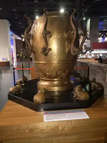 地震仪 到底是怎么测出全国各地哪里出现地震的