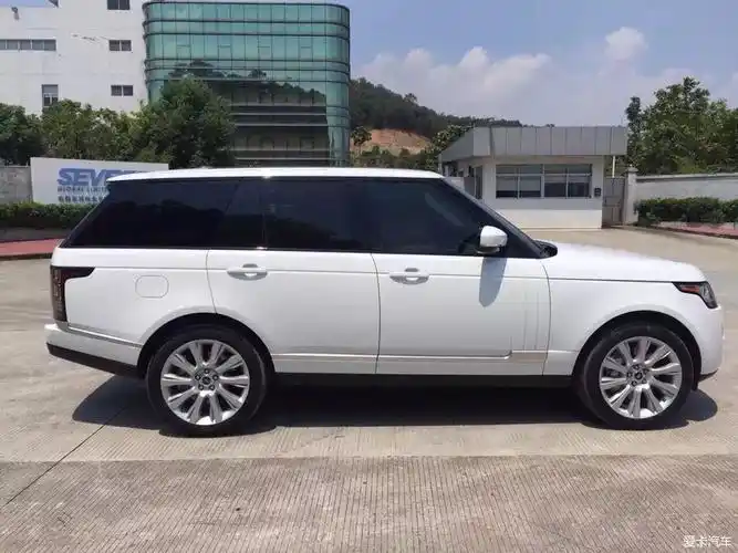 到货14年准新路虎揽胜行政5.0t白色