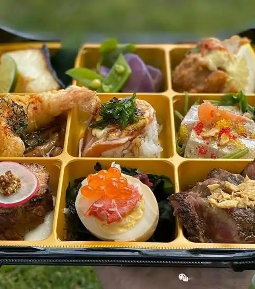 日料店金鱼和raisu主厨的九宫格外卖便当,好高级的感觉!_手机搜狐网