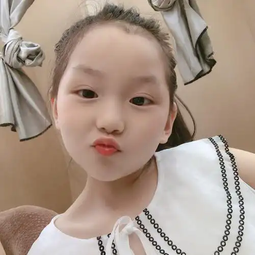 寒假随手拍百丈中心小学俞欣彤欢欢喜喜迎大年