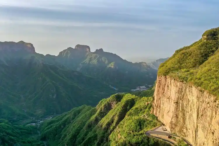 河南新乡天界山老爷顶风光