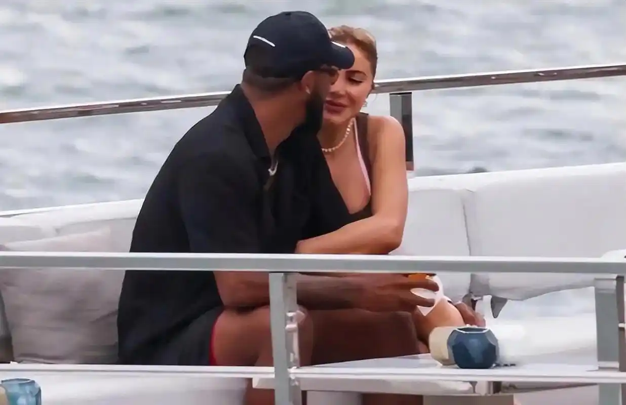 皮蓬前妻拉尔萨与男友,乔丹二儿子马库斯·乔丹将在5月3日(f1迈阿密