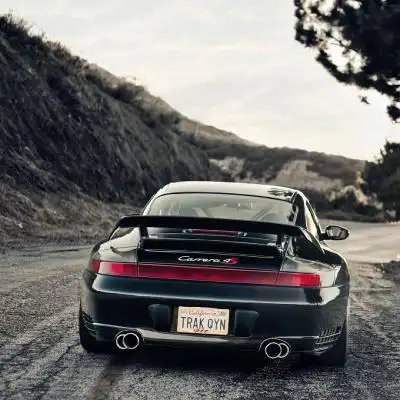 超清豪车头像绝色风景黑色的轿车图片