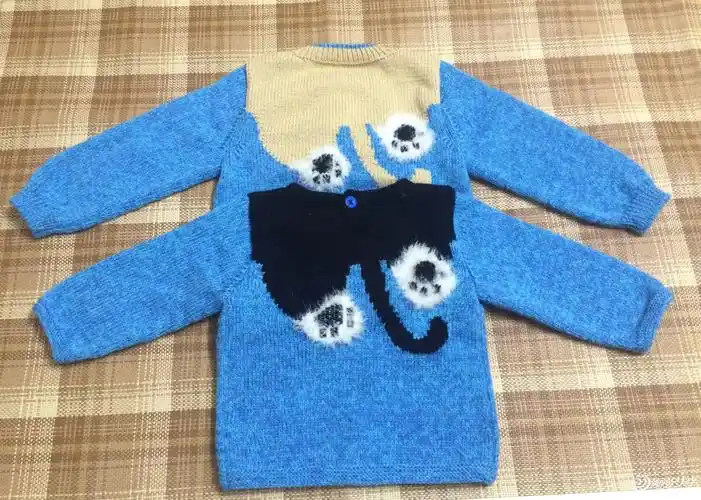 编织教程 婴幼儿棒针猫咪图案圆领套头毛衣 同时还织了件小的,小萌宝