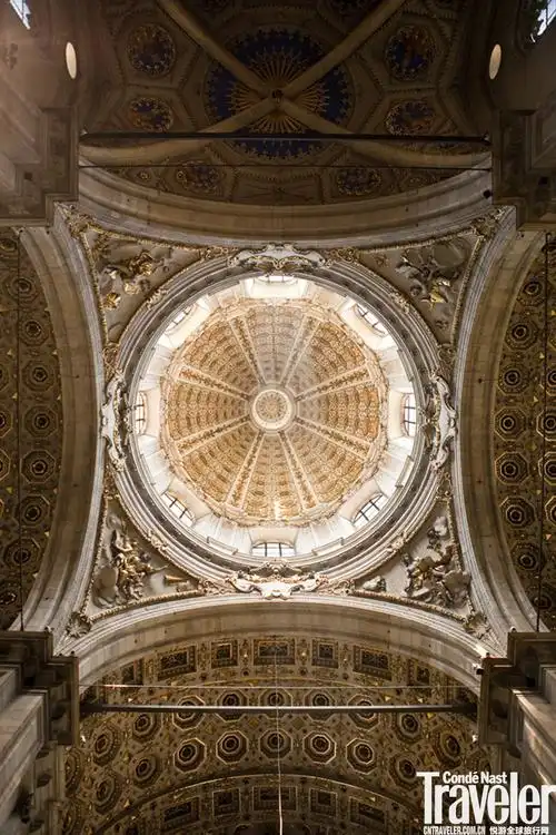 仰望穹顶膜拜艺术之美