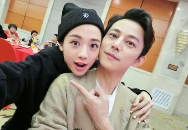 白敬亭那么帅,还有才,白敬亭和鬼鬼吴映洁两个人在一起了吗?