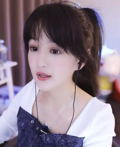 图片想必在yy上除了曾经的舞帝利哥,文儿应该算是当下yy最大的"节奏王