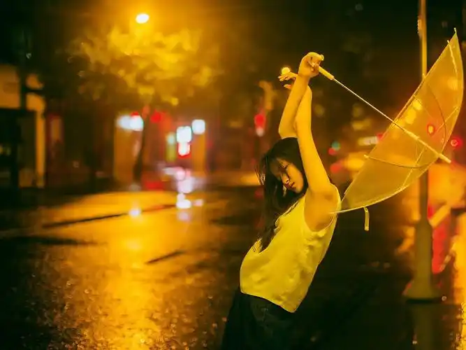 有人说…… 不懂风雨的人, 是没有经历的人, 那么不喜欢下雨的人, 就