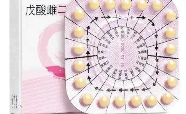 "看完聊天记录,她报警了!"15岁儿子偷吃雌激素,竟想变女孩!