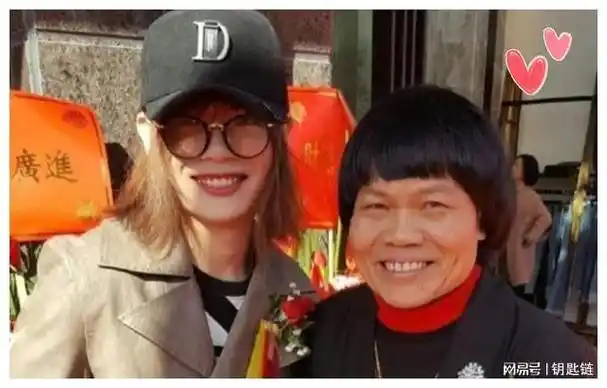 人丑魅力大,3个"老婆"在身旁|八两金|伊能静|张柏芝|冯绍峰|喜剧之王