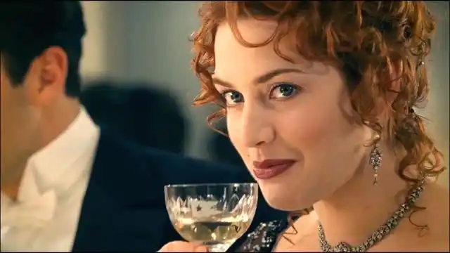 泰坦尼克号:露丝和杰克在邮轮上的恋情,能否说是一种必然?