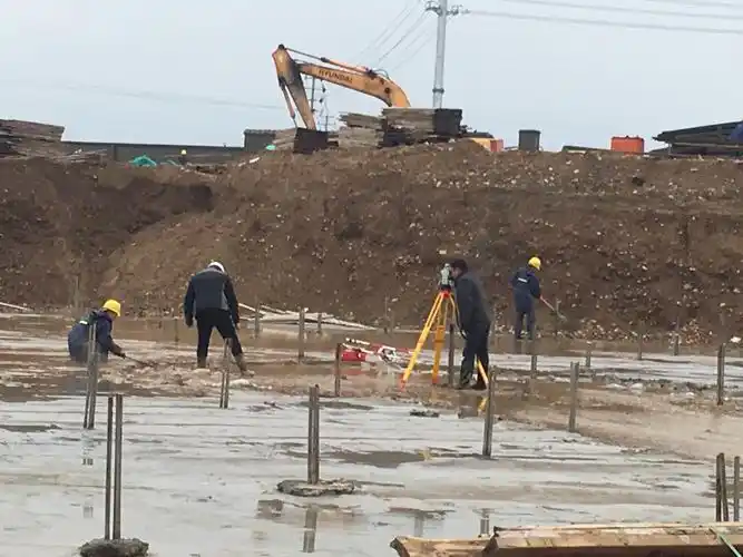 施工员现场施工放线(施工员:3人)