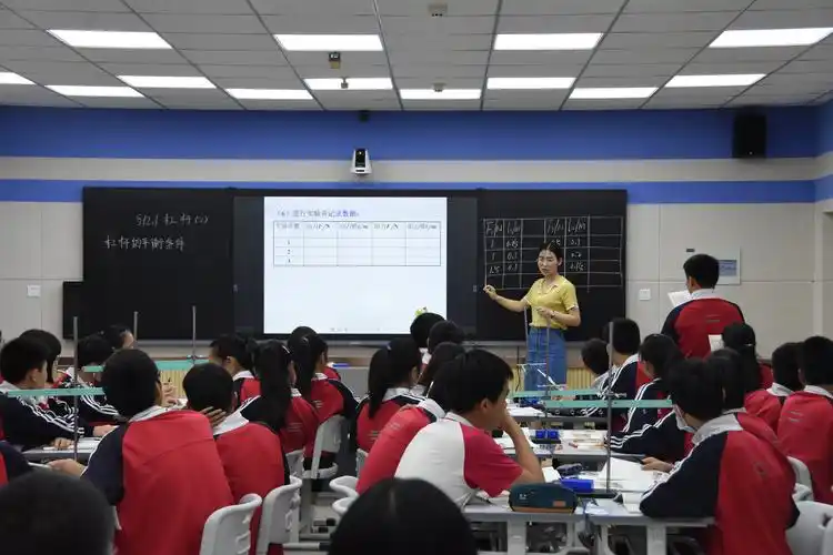 为检测并提高复学后的教学质量,提升教育教学品质,提高教师教学能力