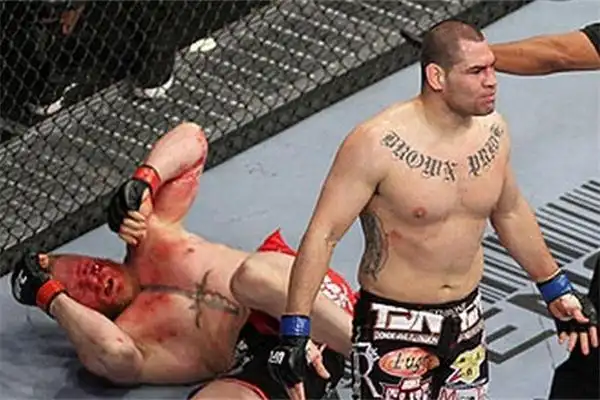 院长凯恩即将回归ufc!曾tko布洛克莱斯纳,如今有望大战铁血