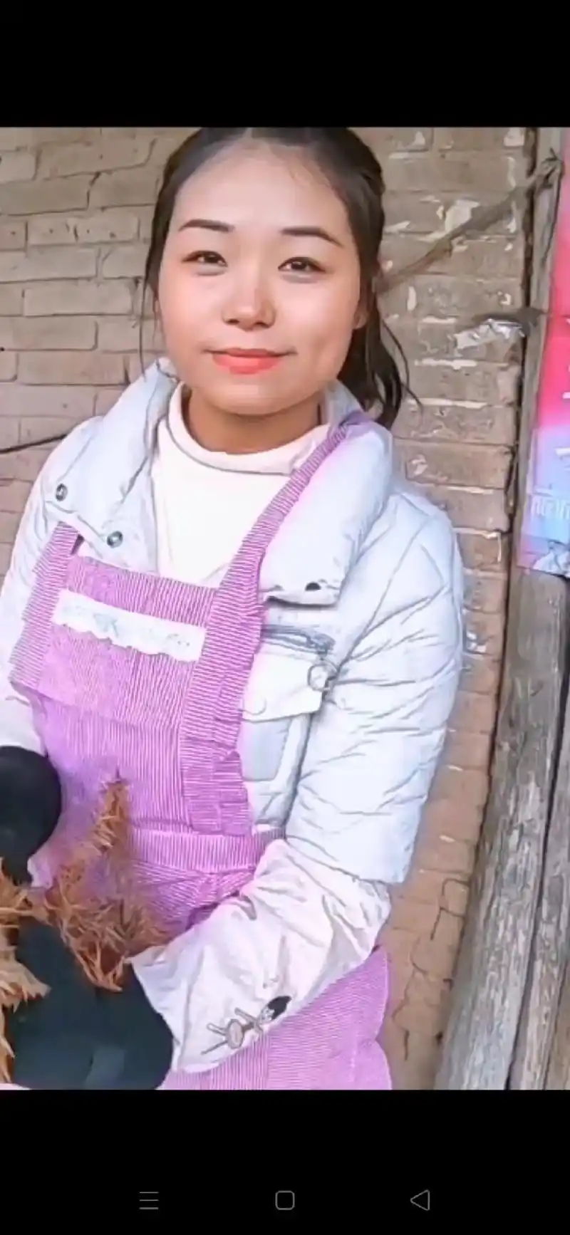 流浪的小乔走了,罗妹妹的清纯唯美,注定今后辗转反侧,视频来源 - 抖音