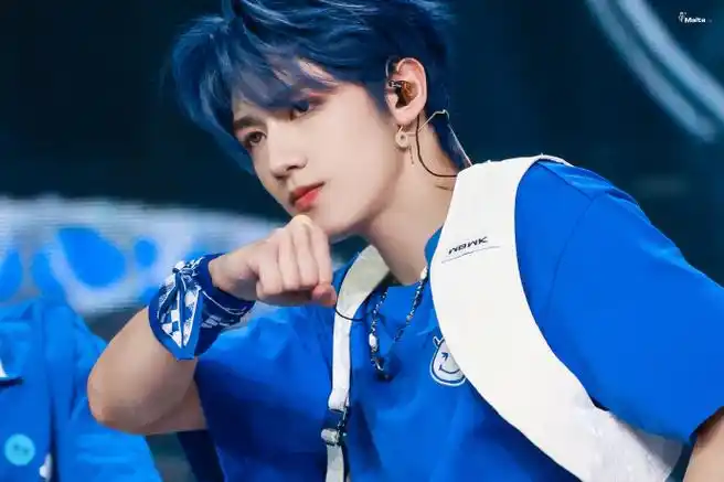 朱志鑫[超话]##朱志鑫蓝发