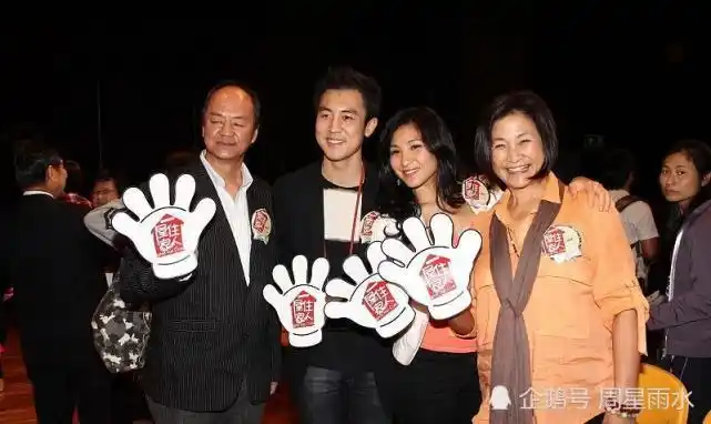 郑佩佩谈功夫明星李小龙最厉害成龙是花拳绣腿