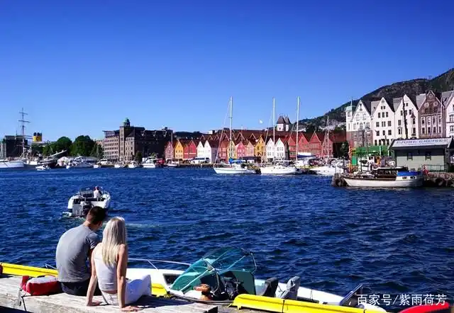 这是挪威第二大城市,号称"雨城",是座风光明媚的港湾之城!