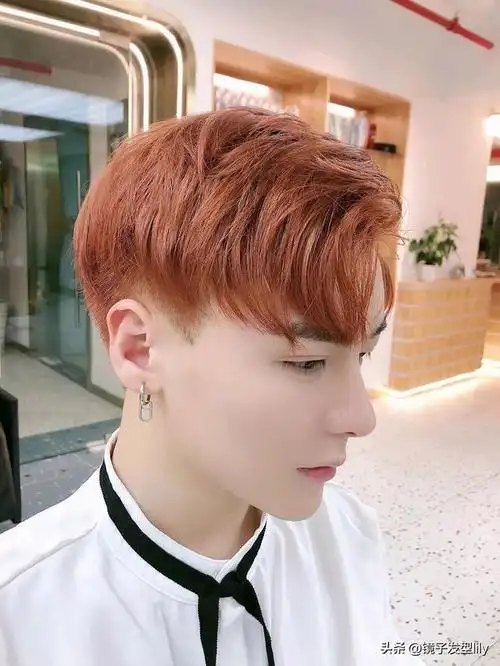 男生头发造型图片(最流行的三种男士发型)(11)