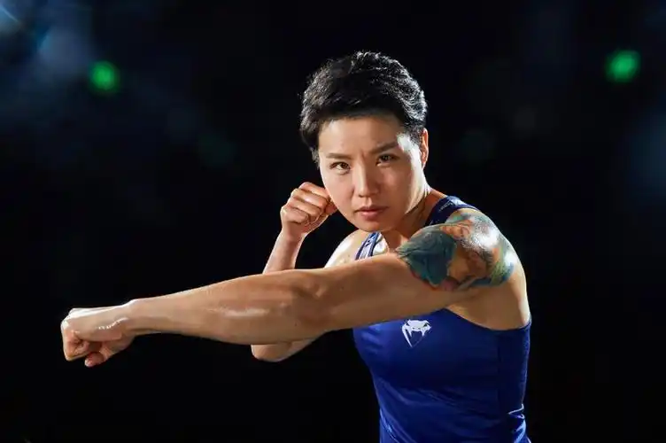 武林风自由搏击60kg以下选手ko女皇龚艳丽