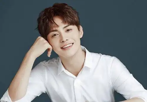 学男明星梳潮流短发发型别糊涂 流行男士发型图片不止明星在做