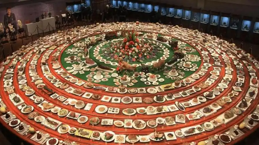 从"满汉全席"看满清的没落:慈禧一年的饮食开销,便是一艘军舰