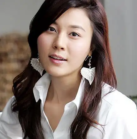 图金荷娜性感照靓丽韩国双料影后