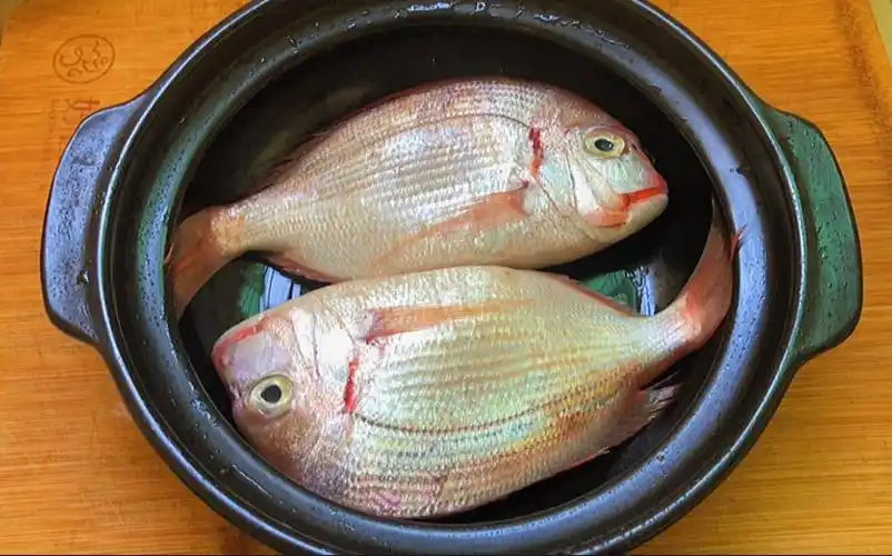 广东海边人这样吃红立鱼不加水的蒸鱼一看就会的美味