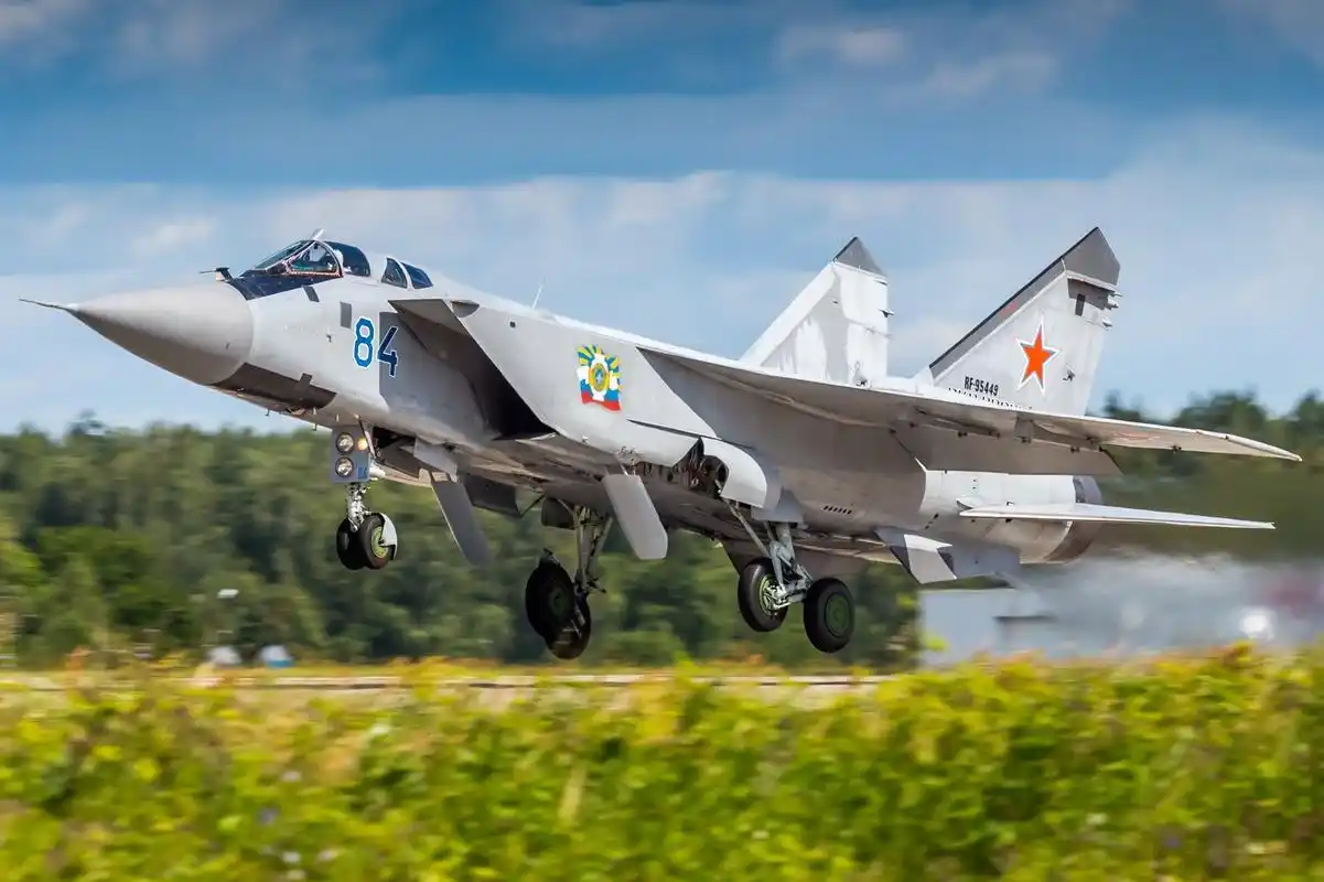 俯瞰平流层的王者 米格-31 mig-31 100图