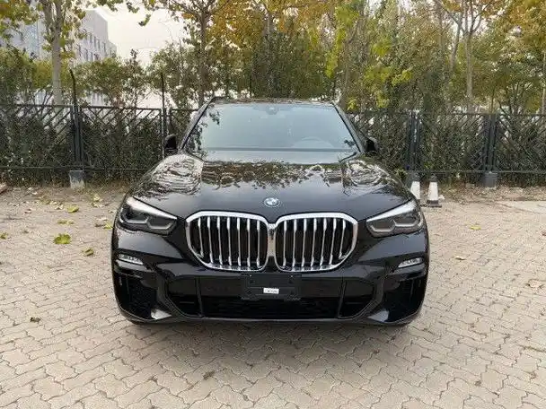 2023款宝马x5平行进口最低售价68万  售全国