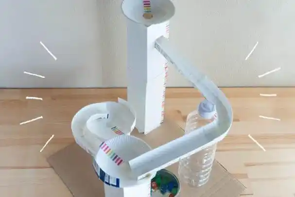 牛奶盒废物利用自制滚球过山车滑梯玩具(步骤图解)