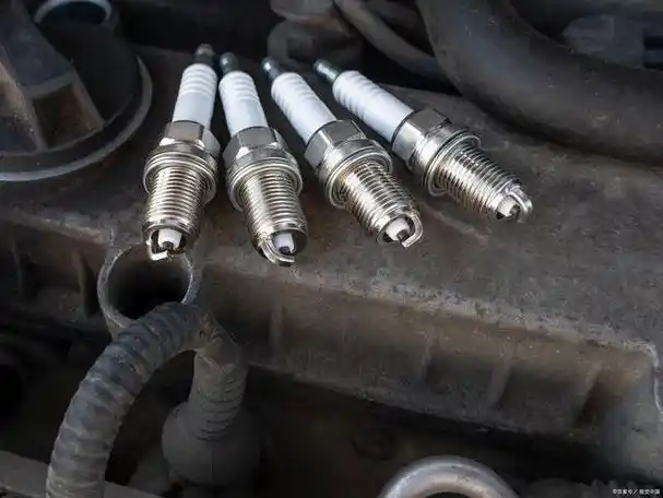汽车火花塞是发动机的重要部件之一,它的作用是将高压电能转化为电