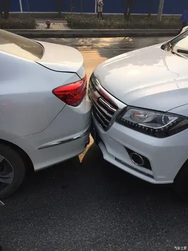 【图】农历26被追尾_思铂睿论坛_汽车之家论坛