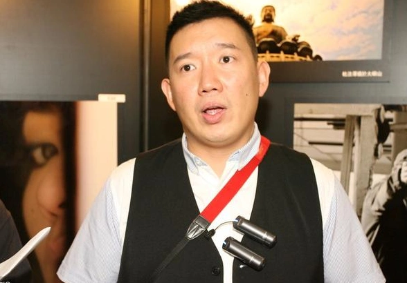 杜泽文电影一天卖出3张票将破产?曾表示不到内地赚钱也不会饿死