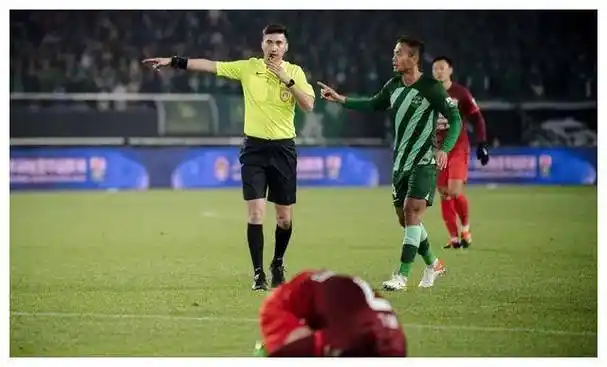 首次揭开中国足球裁判"天窗"的神秘面纱,全方位解密!_进行_评议组_崔