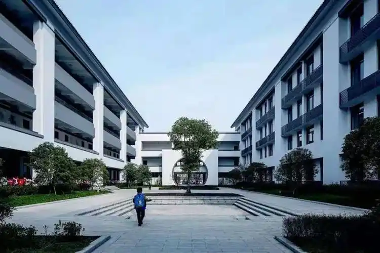 学校该有的样子,打卡轻钢网红基地,"新中式"学校建筑