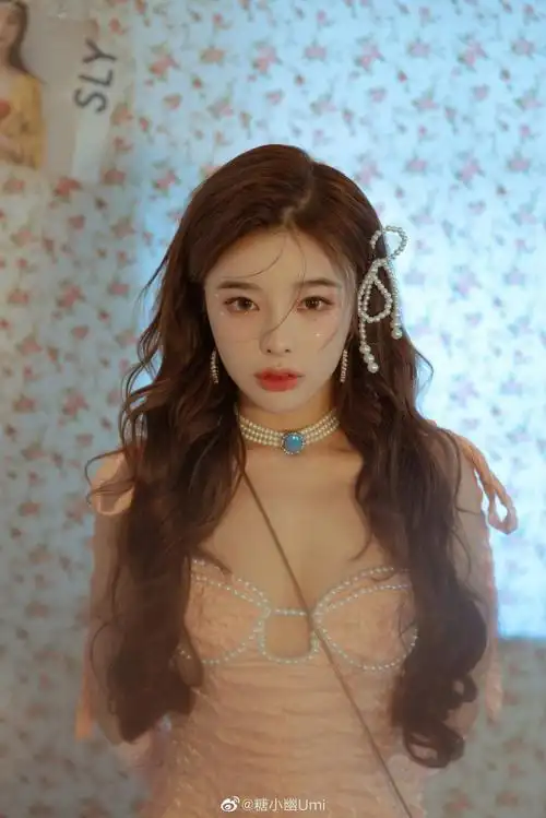 糖小幽微博晒照唯美公主风