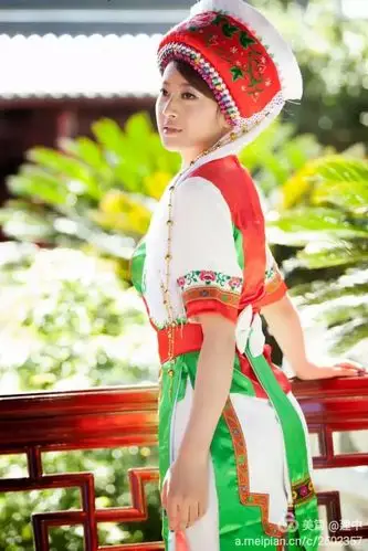 大理金花美如画