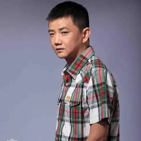 影视演员—李楠,通过《2021中国·四川社区云春晚》组委会平台,向大家