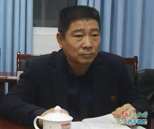 树牢四个意识坚定四个自信湖口中学召开2018年度领导班子民主生活会