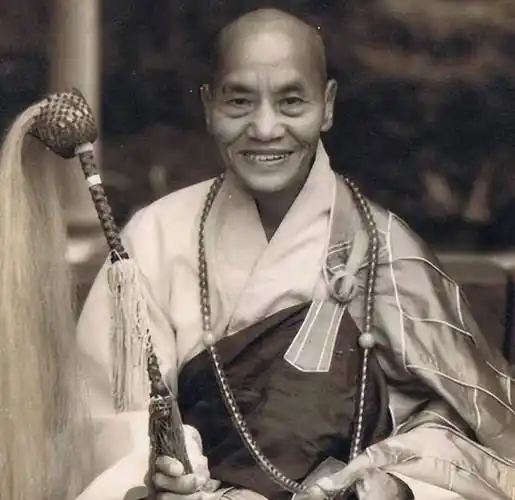 当代高僧广钦老和尚60年夜不倒单,曾教化老虎,猴子给他献桃_寺庙_野果