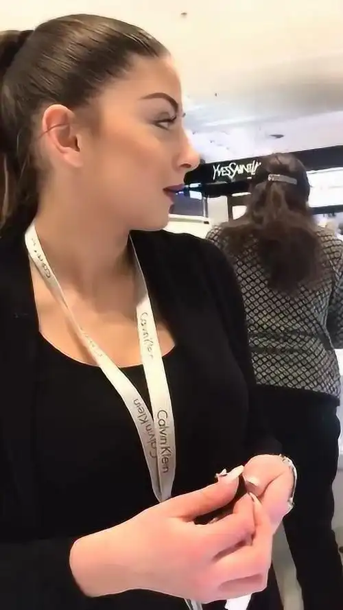 德国美女五官长得端正十分漂亮纯正血统的德国日耳曼民族美女